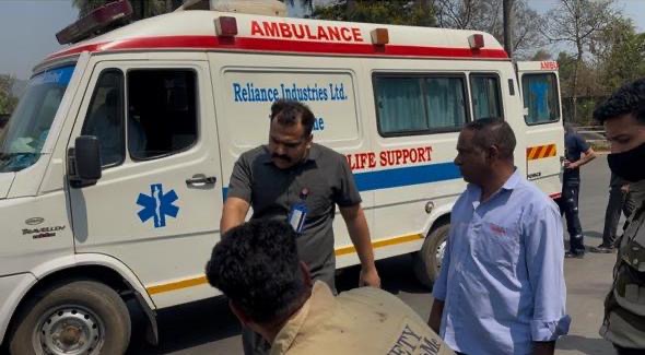 पत्रकार धम्मशील सावंत यांच्याशी ऑन फिल्ड RGSS सुरक्षा अधिकाऱ्याची मुजोरी